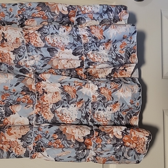 Dress - Picture 3 of 6